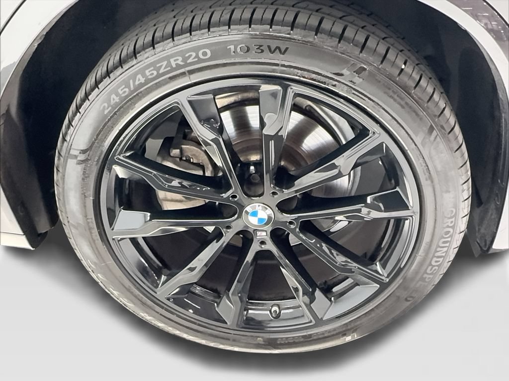 Used 2025 BMW X4 xDrive30i w/ M Sport Package AWD/4WD image 15