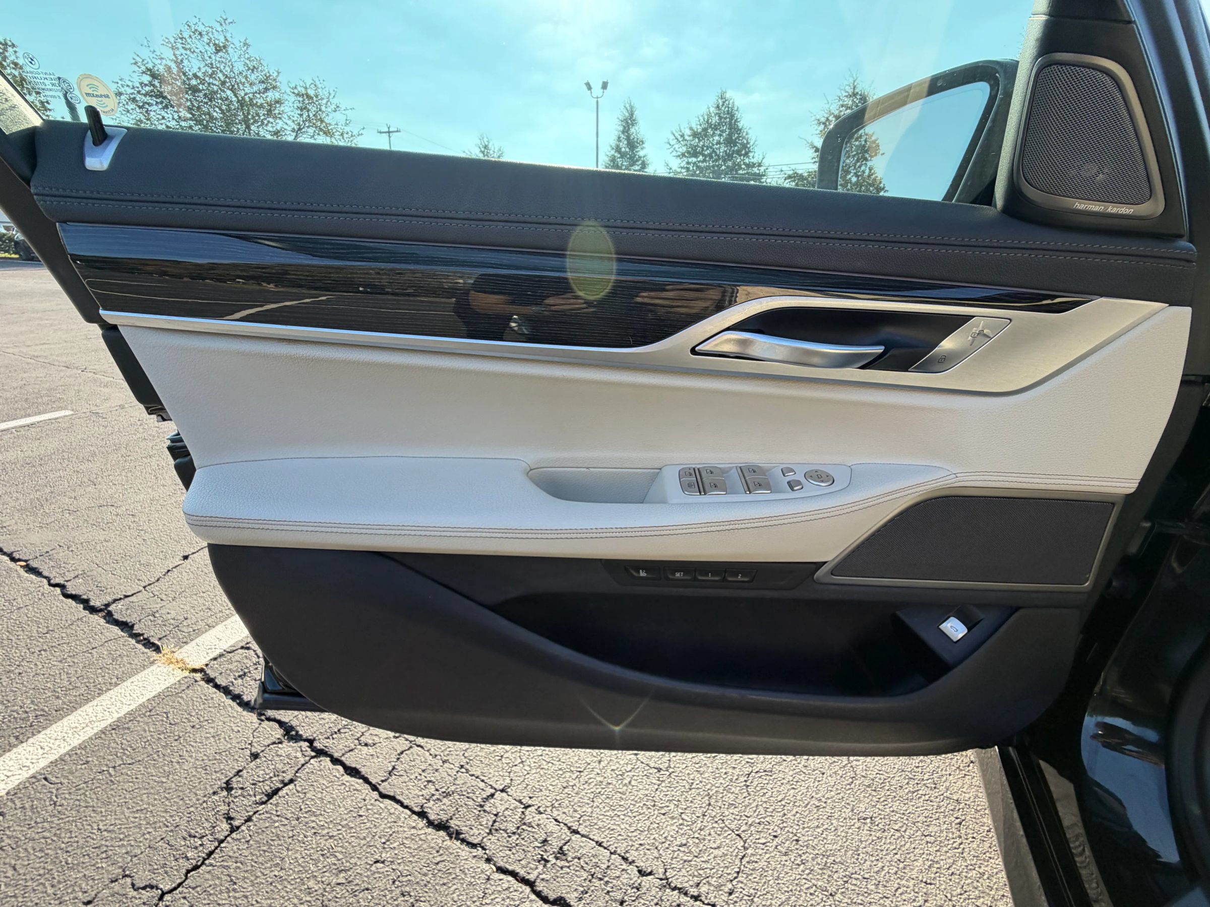 Used 2019 BMW 740i xDrive w/ M Sport Package AWD/4WD image 12