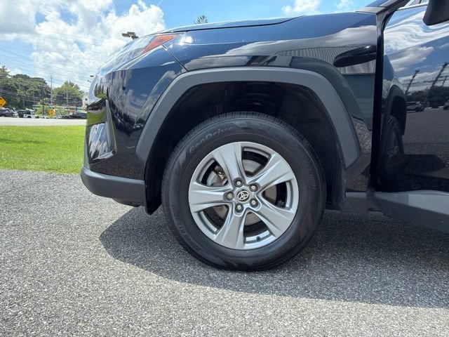 Used 2022 Toyota RAV4 XLE AWD/4WD image 25