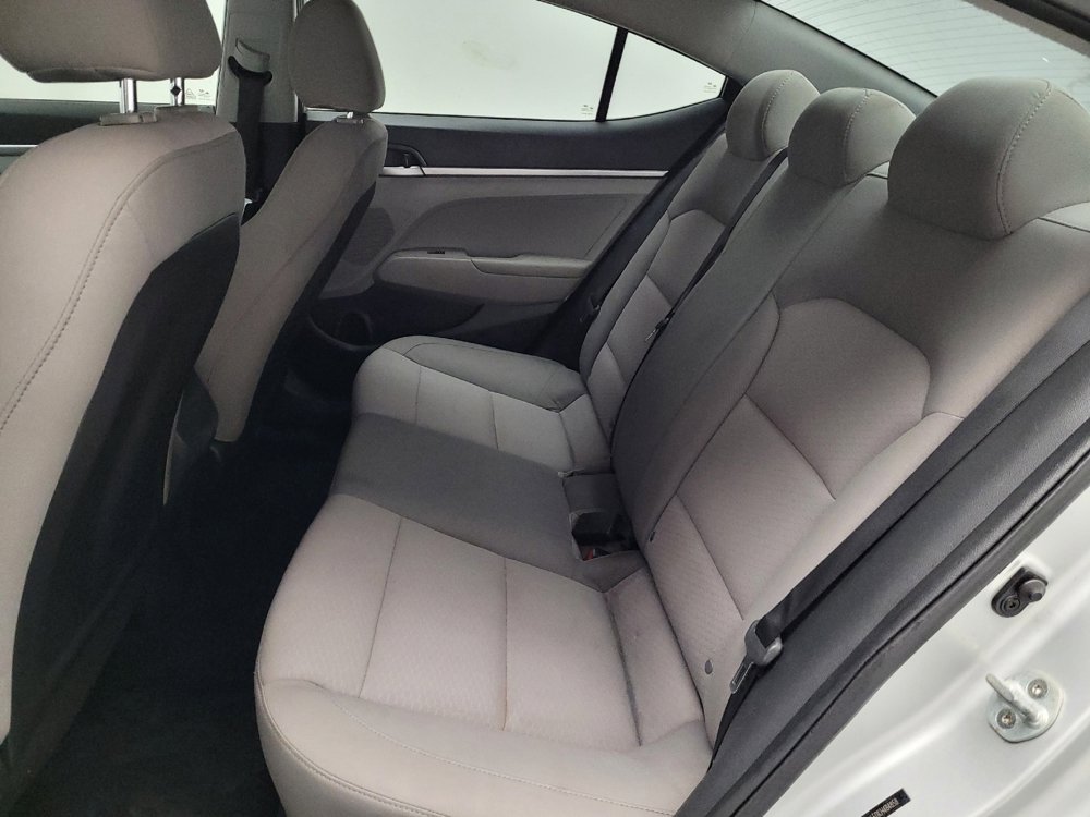 Used 2019 Hyundai Elantra SE image 18