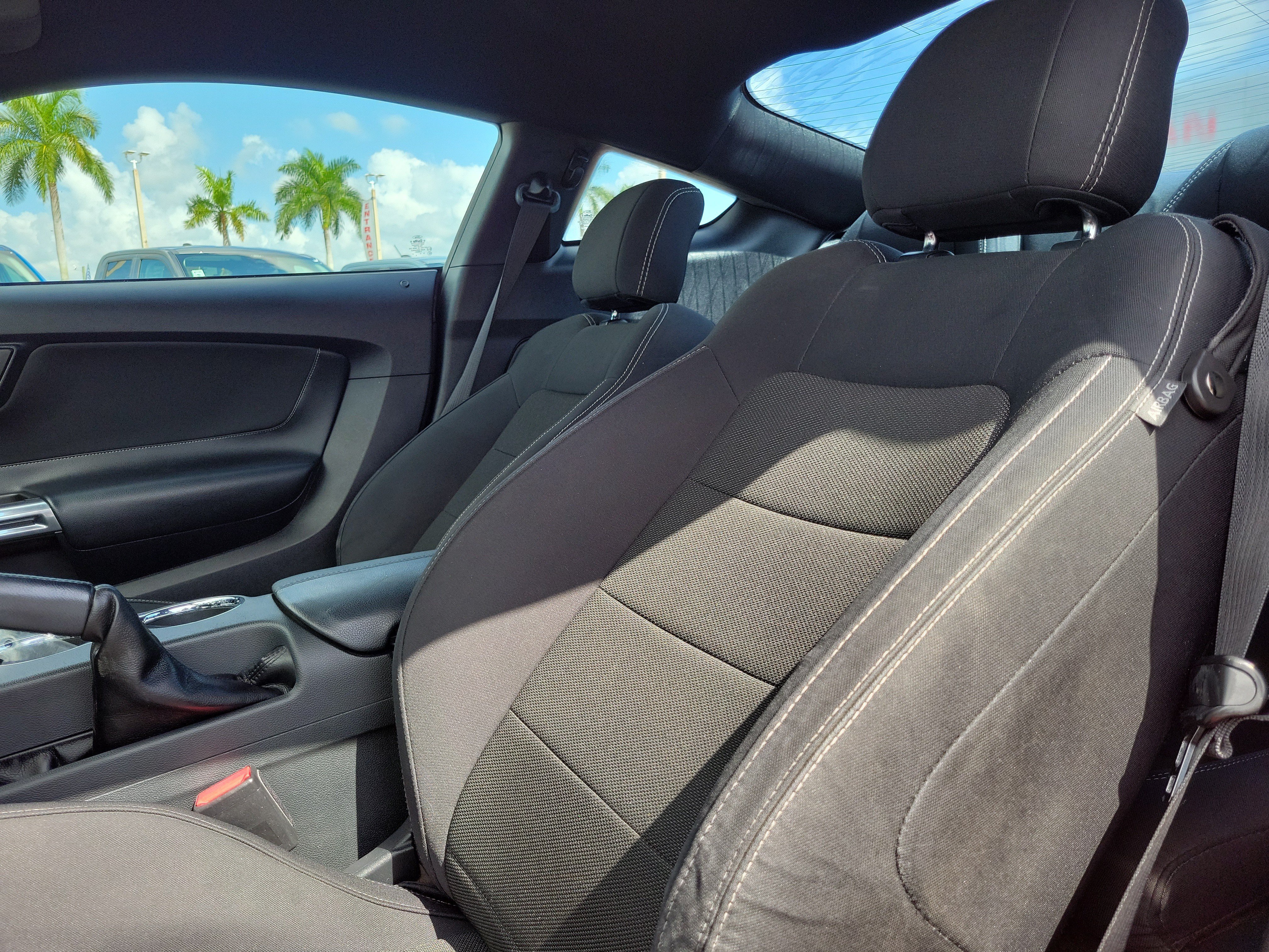 Used 2016 Ford Mustang Coupe RWD image 17