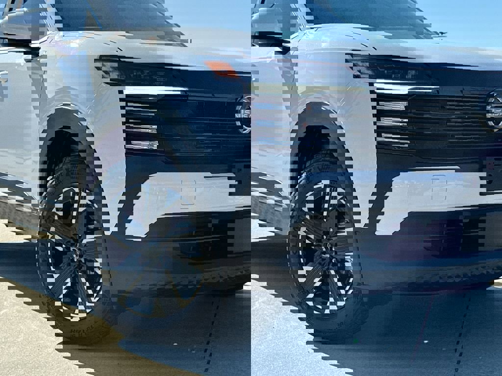 Used 2025 Nissan Kicks SV image 9