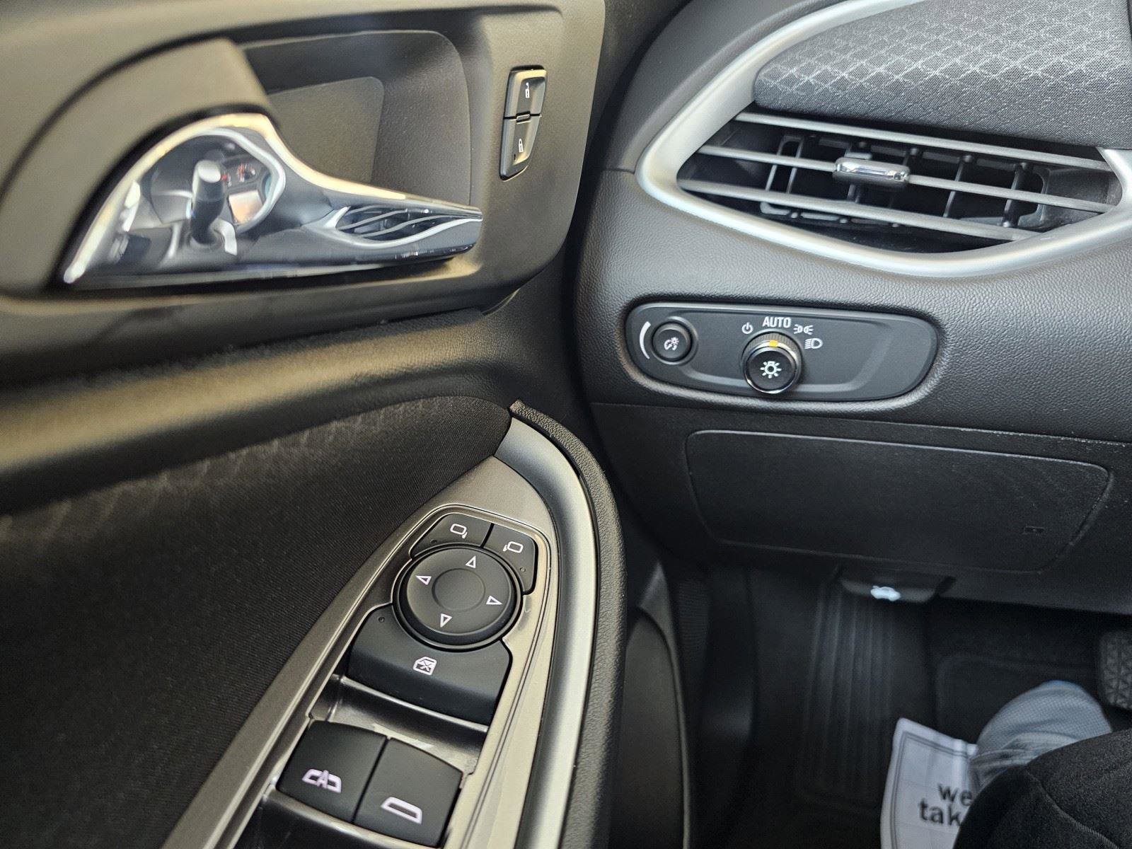 Used 2024 Chevrolet Malibu LT image 24