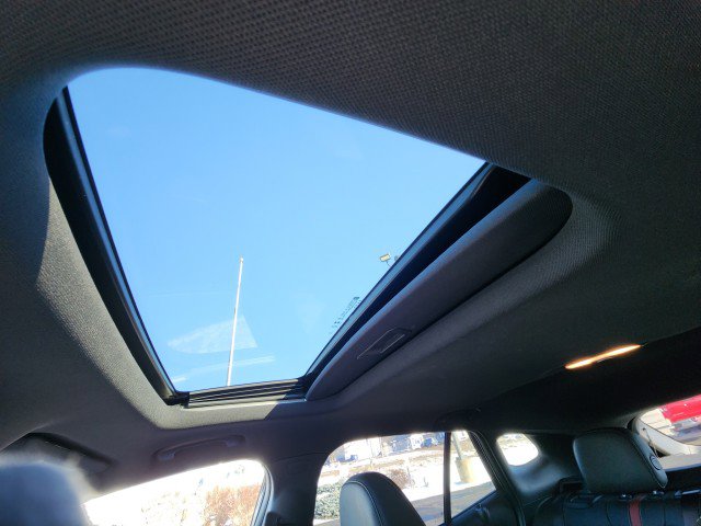 Used 2024 Chevrolet Trax RS w/ Sunroof Package image 27