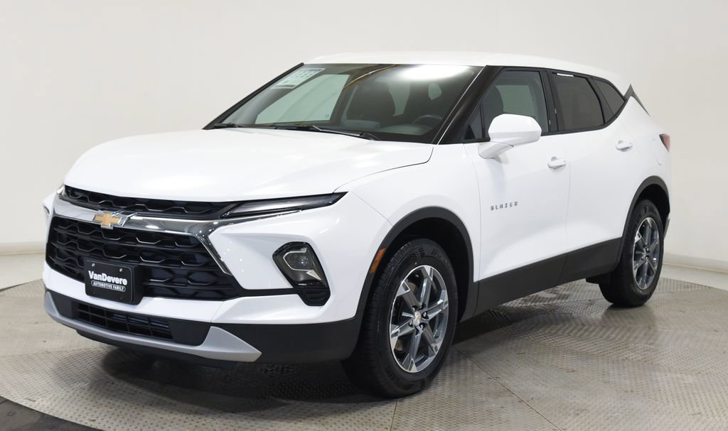 Used 2025 Chevrolet Blazer LT AWD/4WD image 9