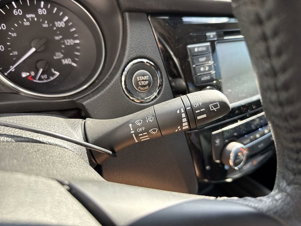 Used 2020 Nissan Rogue SL w/ Premium Package image 57