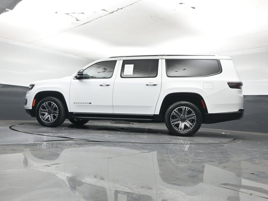 Used 2024 Jeep Wagoneer L Series II w/ Flexible Seating Group image 29