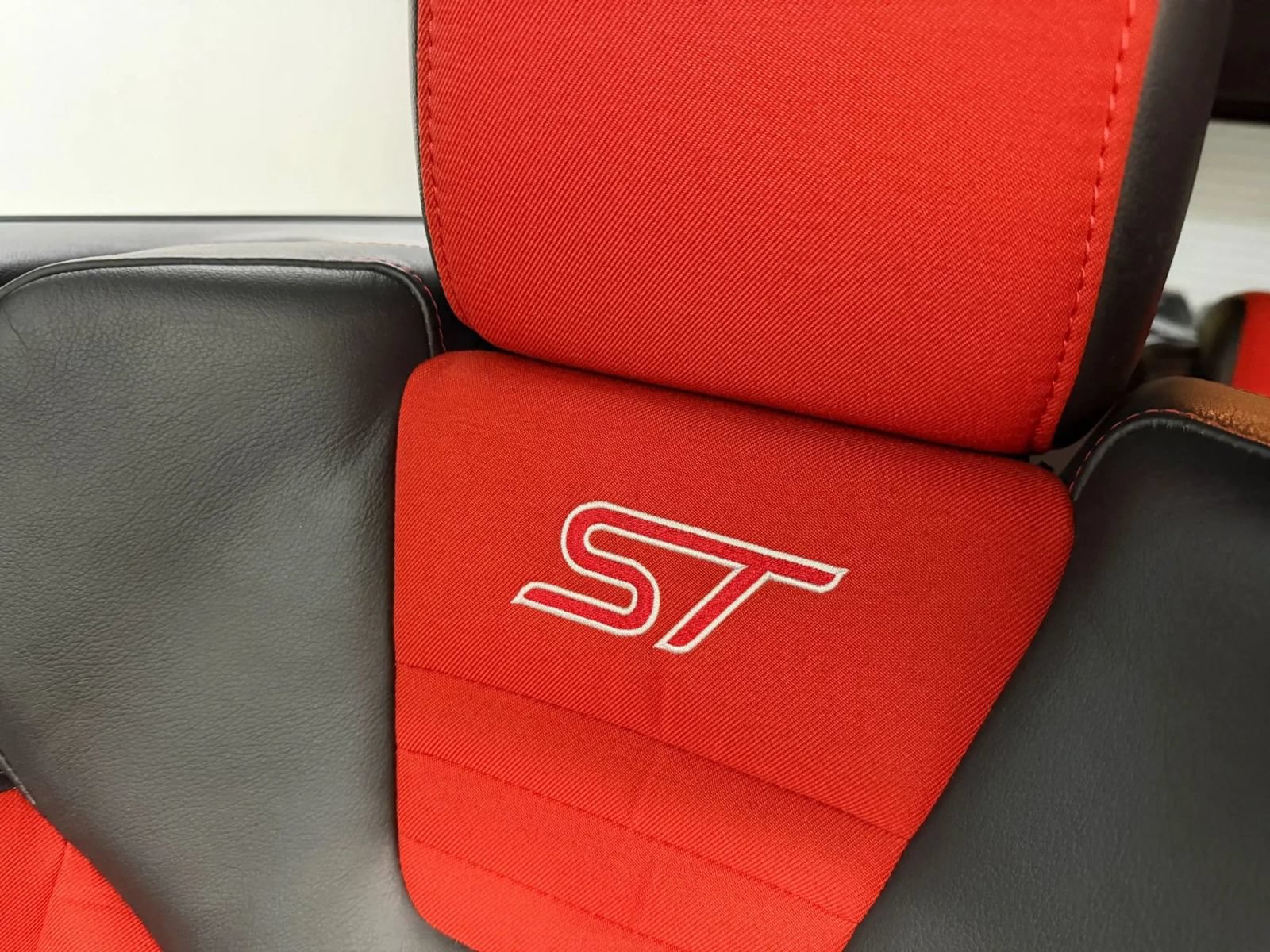 Used 2016 Ford Fiesta ST w/ ST Recaro Package FWD image 24