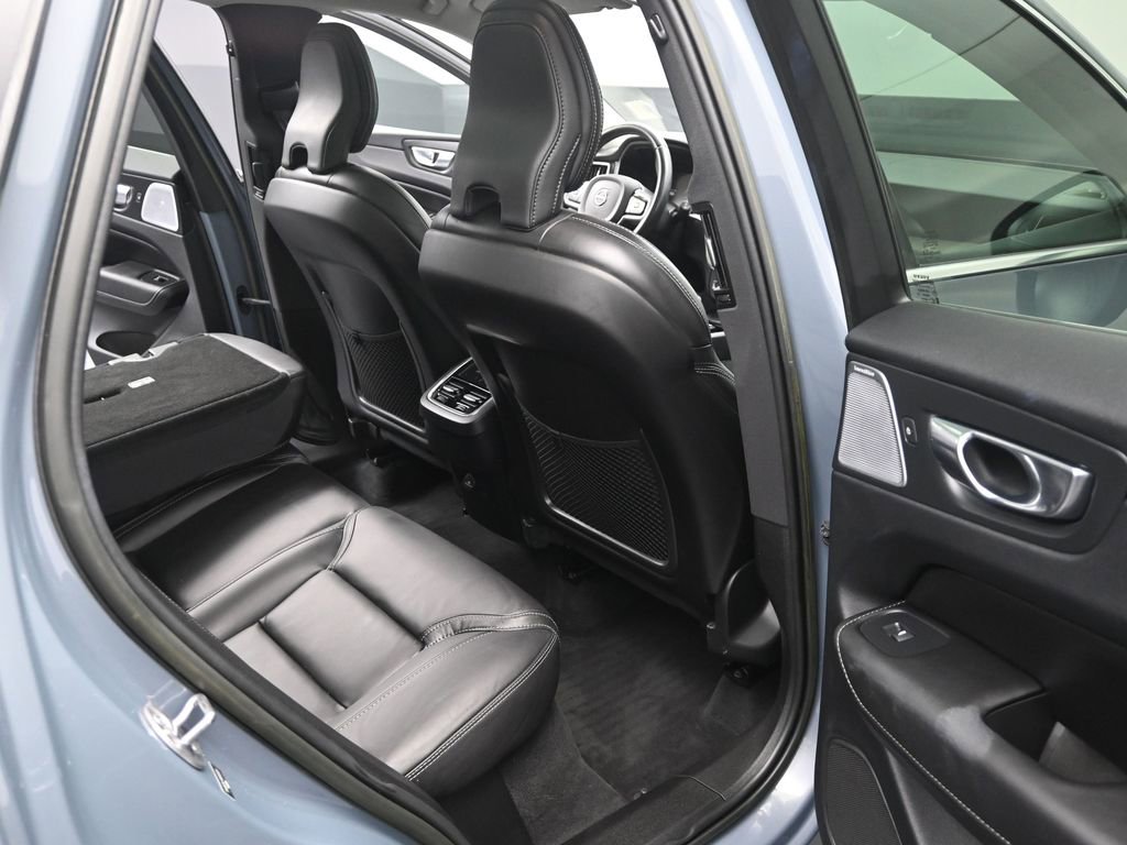 Used 2022 Volvo XC60 B6 Inscription w/ Advanced Package image 17