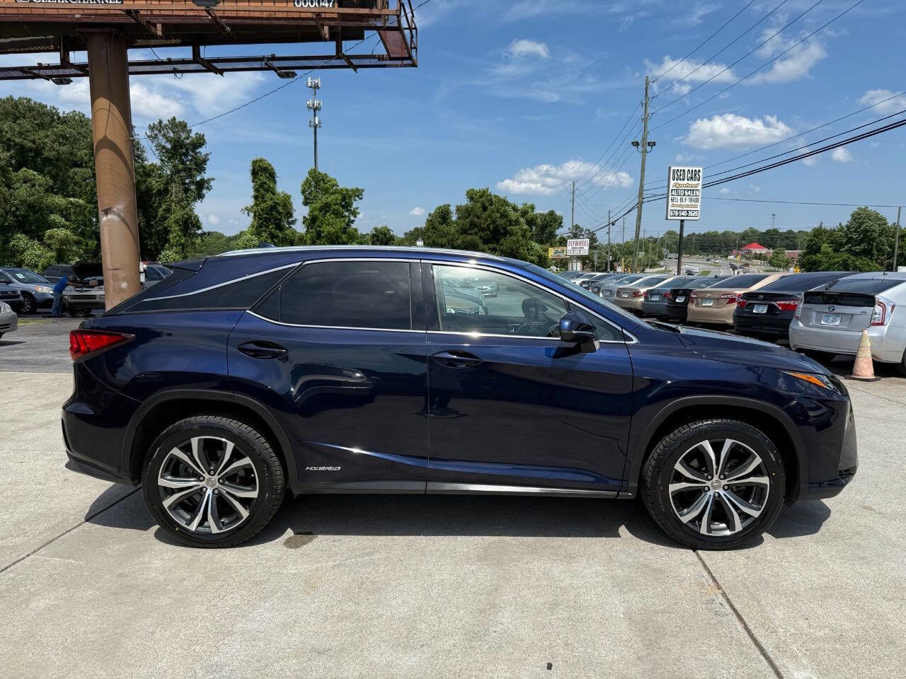 Used 2017 Lexus RX 450h AWD image 8