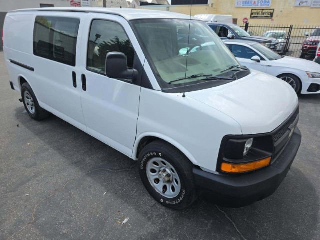 Used 2009 Chevrolet Express 1500 image 2