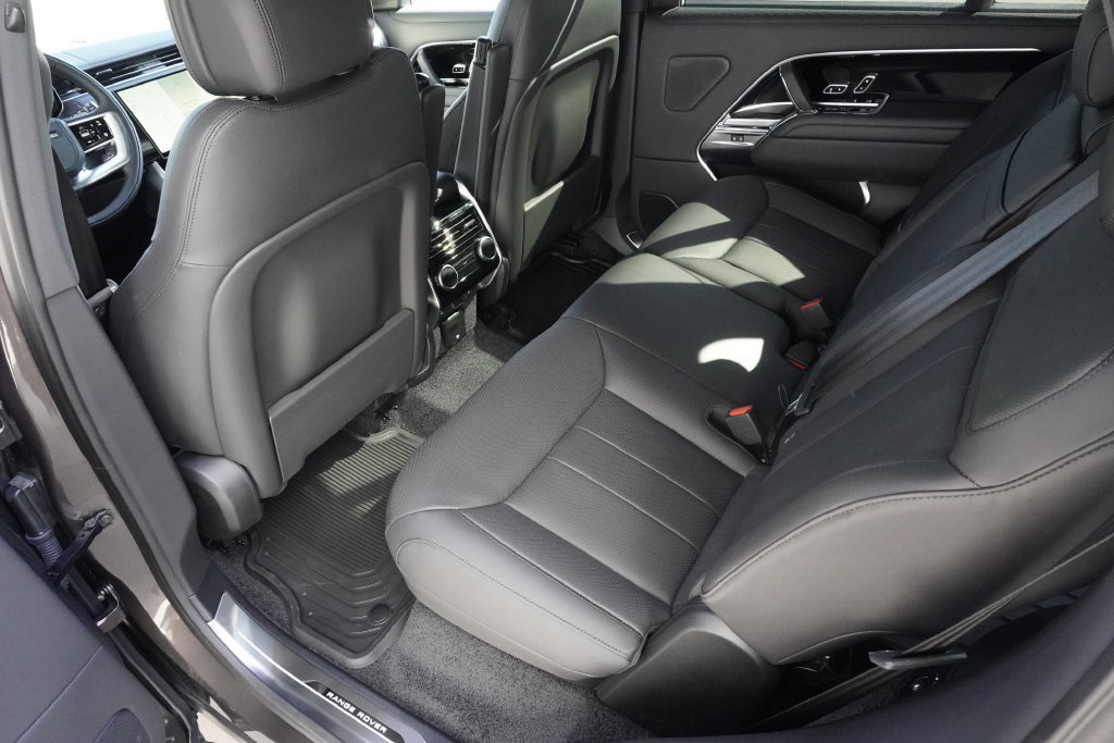 New 2026 Land Rover Range Rover Long Wheelbase SE AWD/4WD image 29