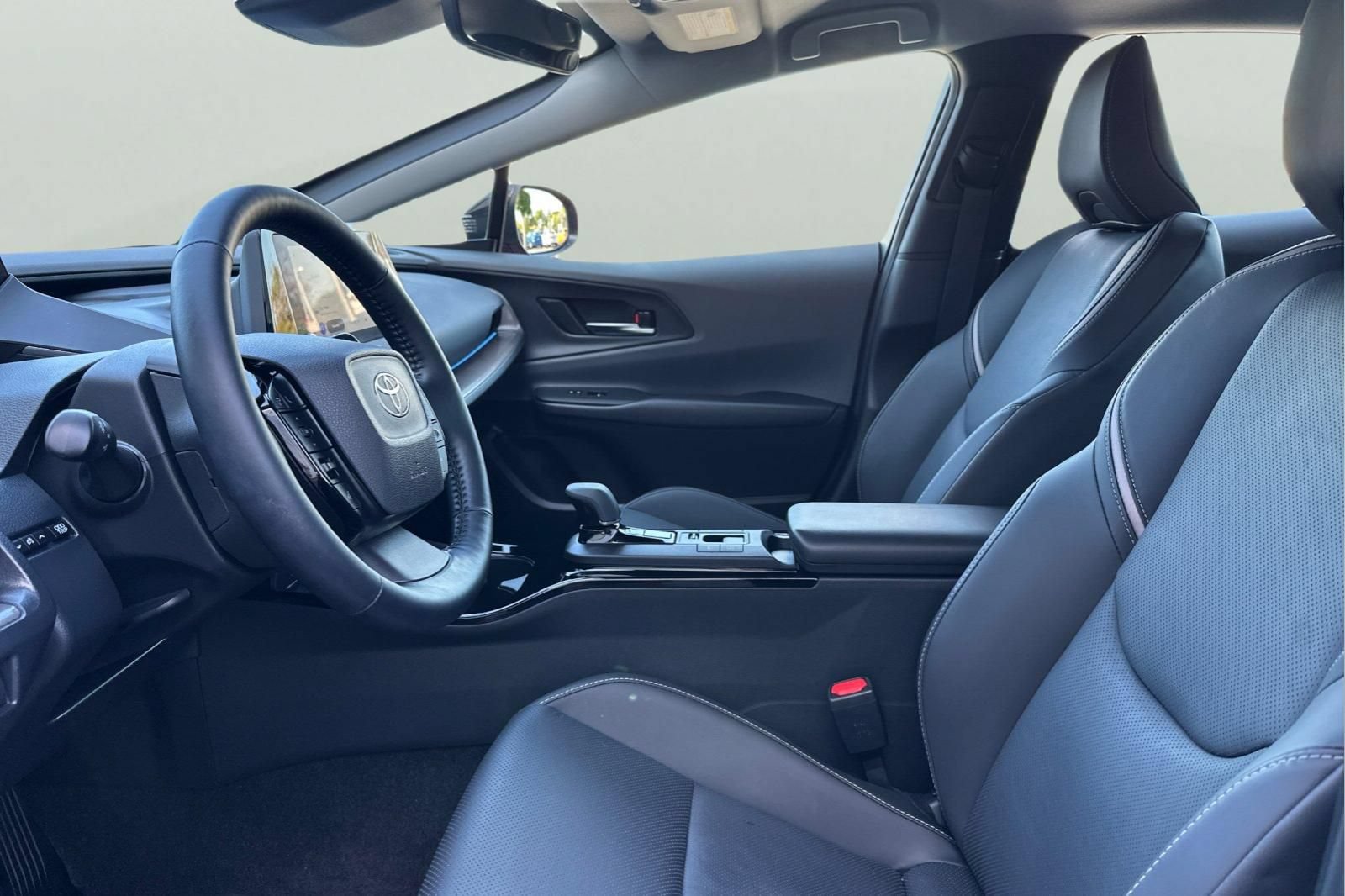 Certified 2024 Toyota Prius XLE FWD image 15