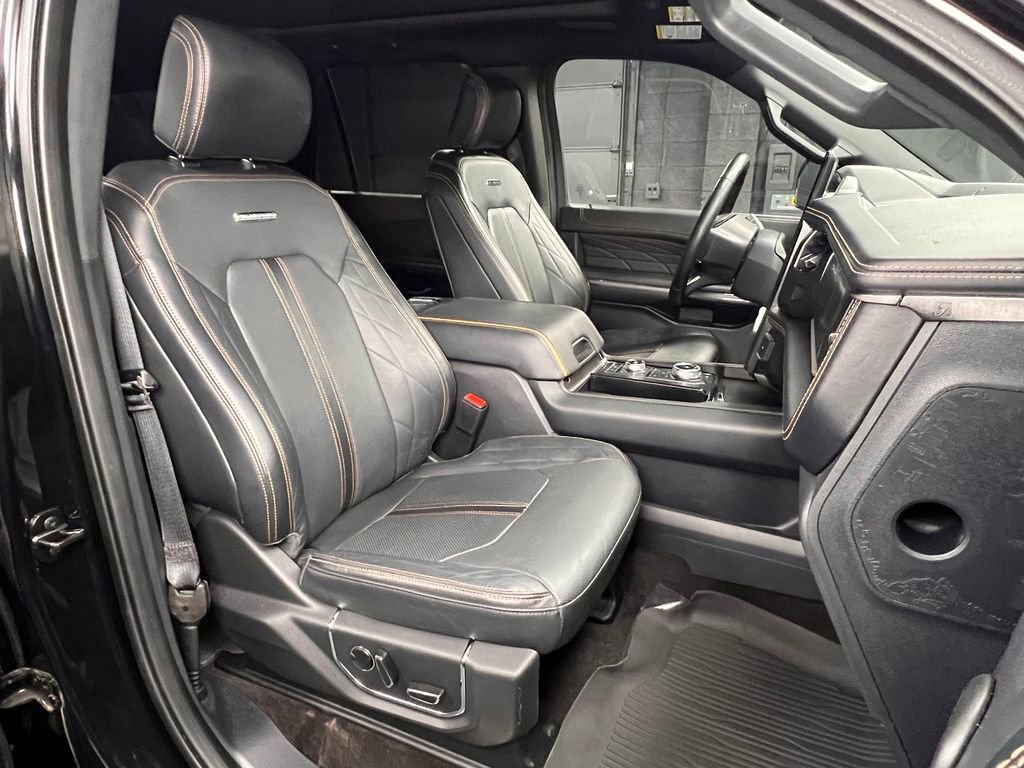 Used 2023 Ford Expedition Max Platinum AWD/4WD image 5