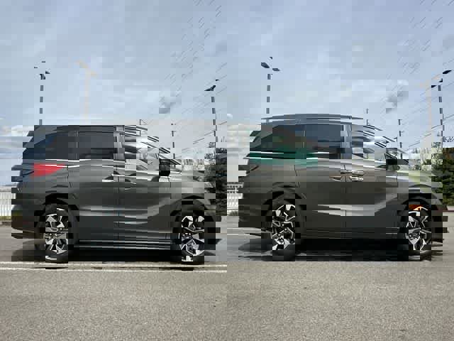 Used 2023 Honda Odyssey EX-L image 3