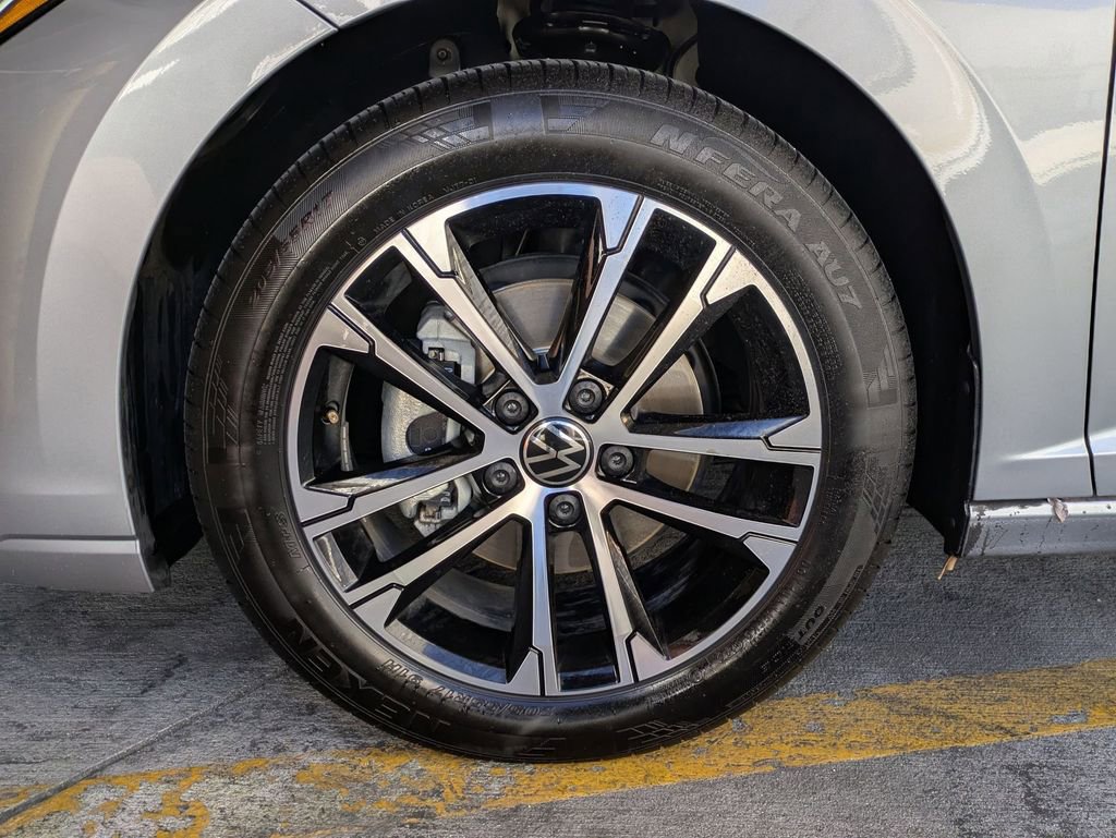 Used 2025 Volkswagen Jetta Sport image 31