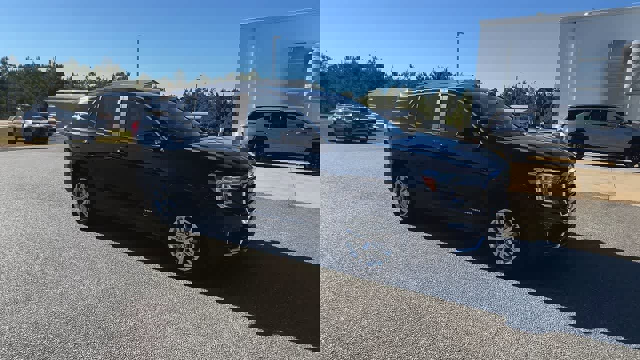 Used 2024 GMC Terrain SLE image 2