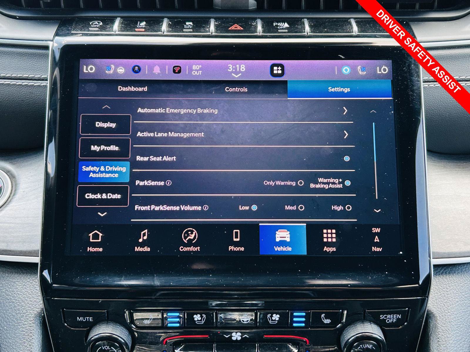 Used 2024 Jeep Grand Cherokee Limited w/ Luxury Tech Group II AWD/4WD image 10