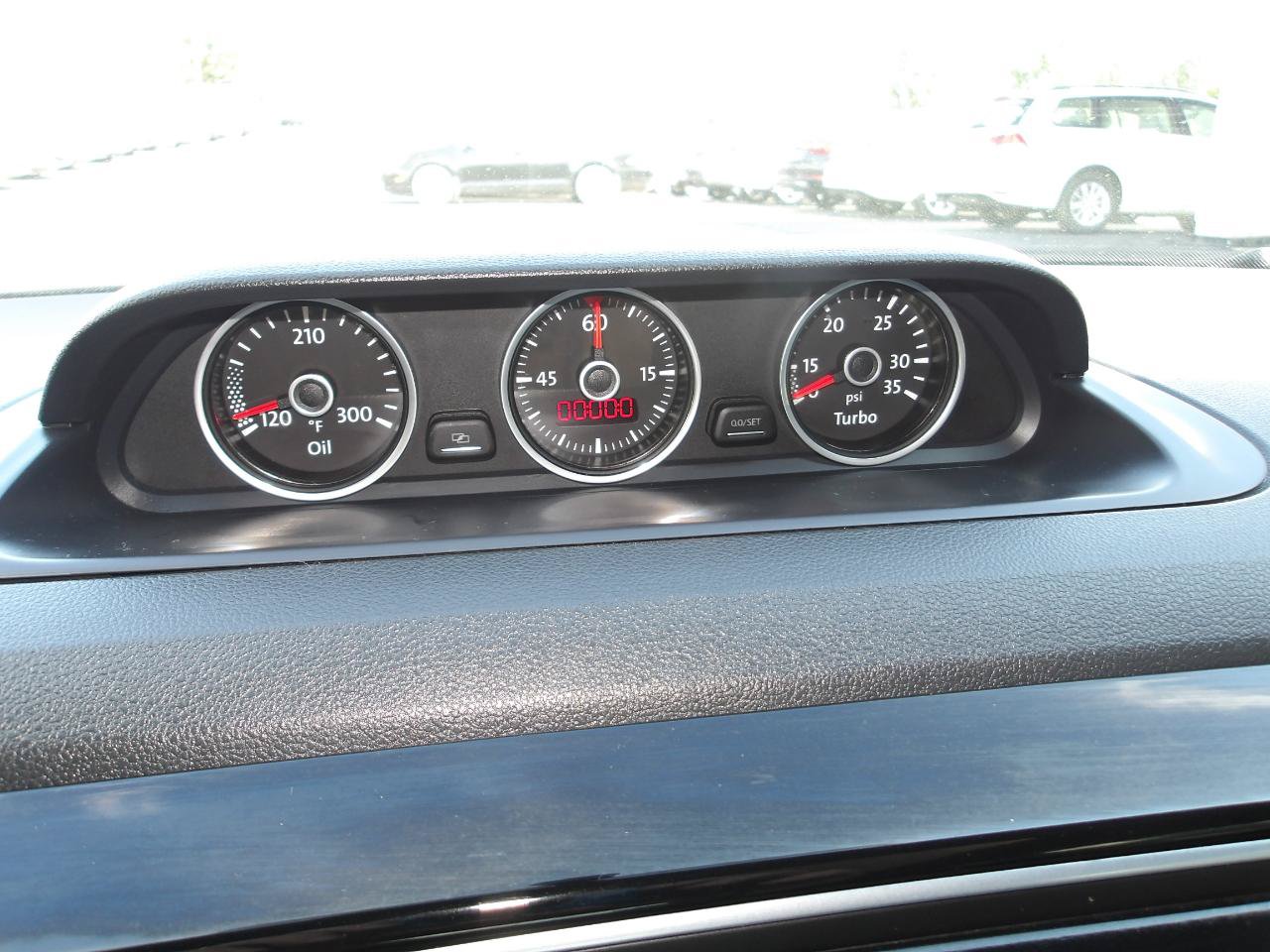Used 2013 Volkswagen Beetle Turbo FWD image 18