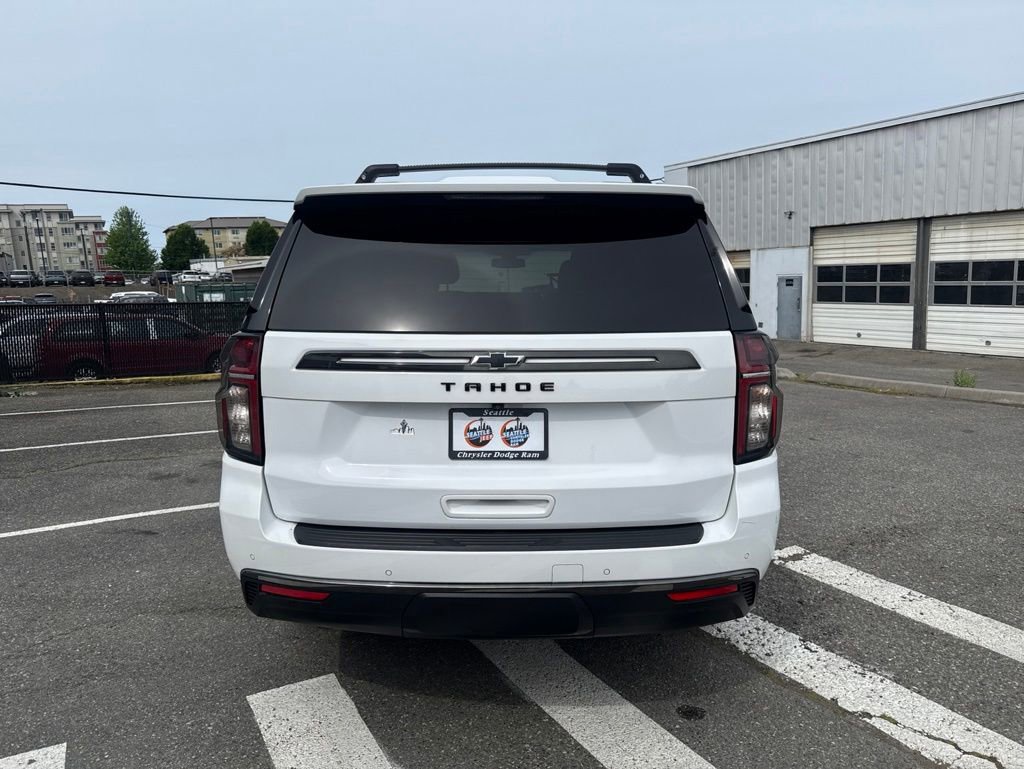 Used 2022 Chevrolet Tahoe Z71 w/ Luxury Package AWD/4WD image 9