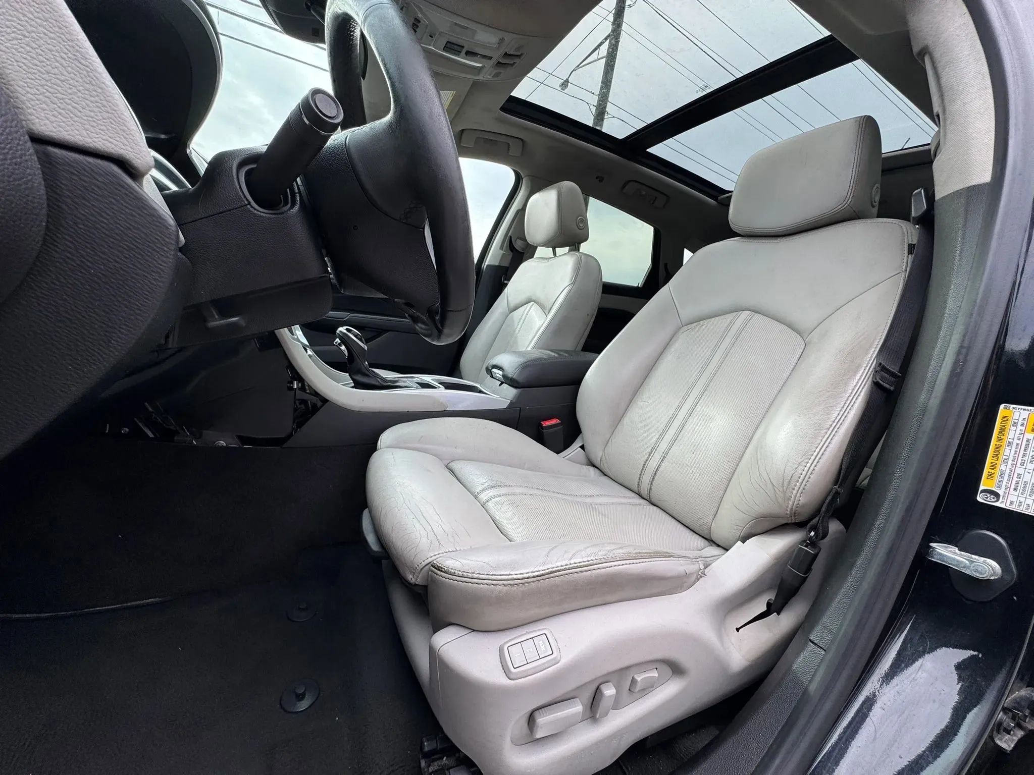 Used 2014 Cadillac SRX Premium image 13