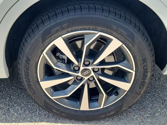 Used 2021 Audi Q5 Prestige w/ Prestige Package image 10