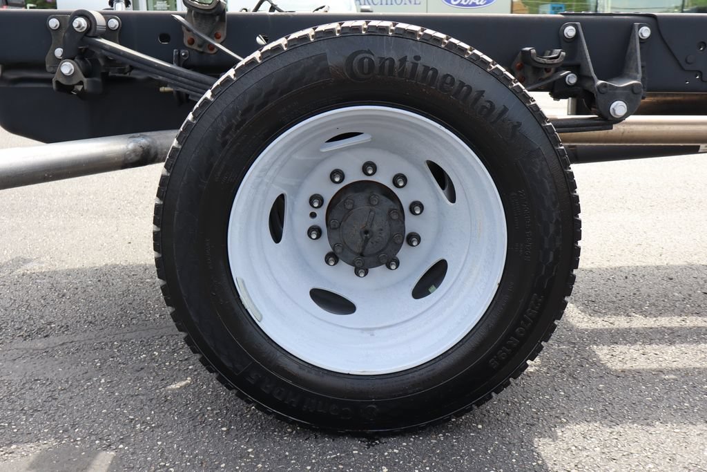 Used 2025 Ford F550 4x4 Crew Cab Super Duty image 11