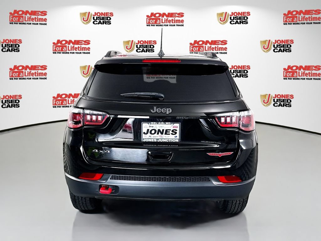 Used 2022 Jeep Compass Trailhawk w/ Trailhawk Convenience Group AWD/4WD image 14