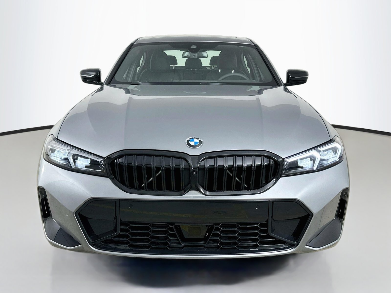 New 2026 BMW 330i xDrive Sedan w/ M Sport Package AWD/4WD image 2