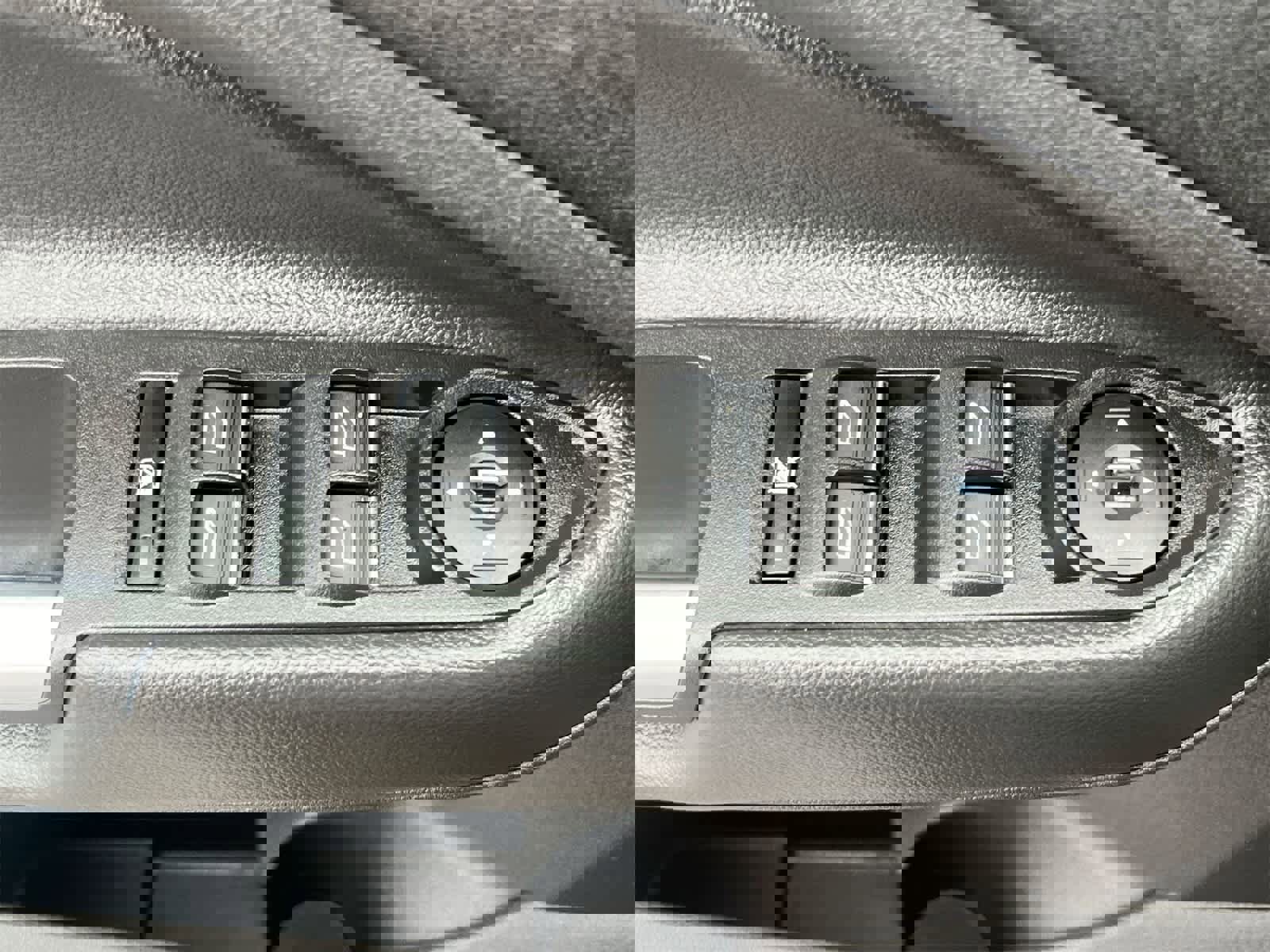 Used 2015 Ford Escape Titanium w/ Equipment Group 301A image 17