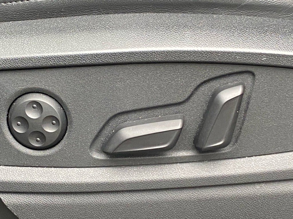 Used 2022 Audi Q5 2.0T Premium w/ Convenience Package image 12