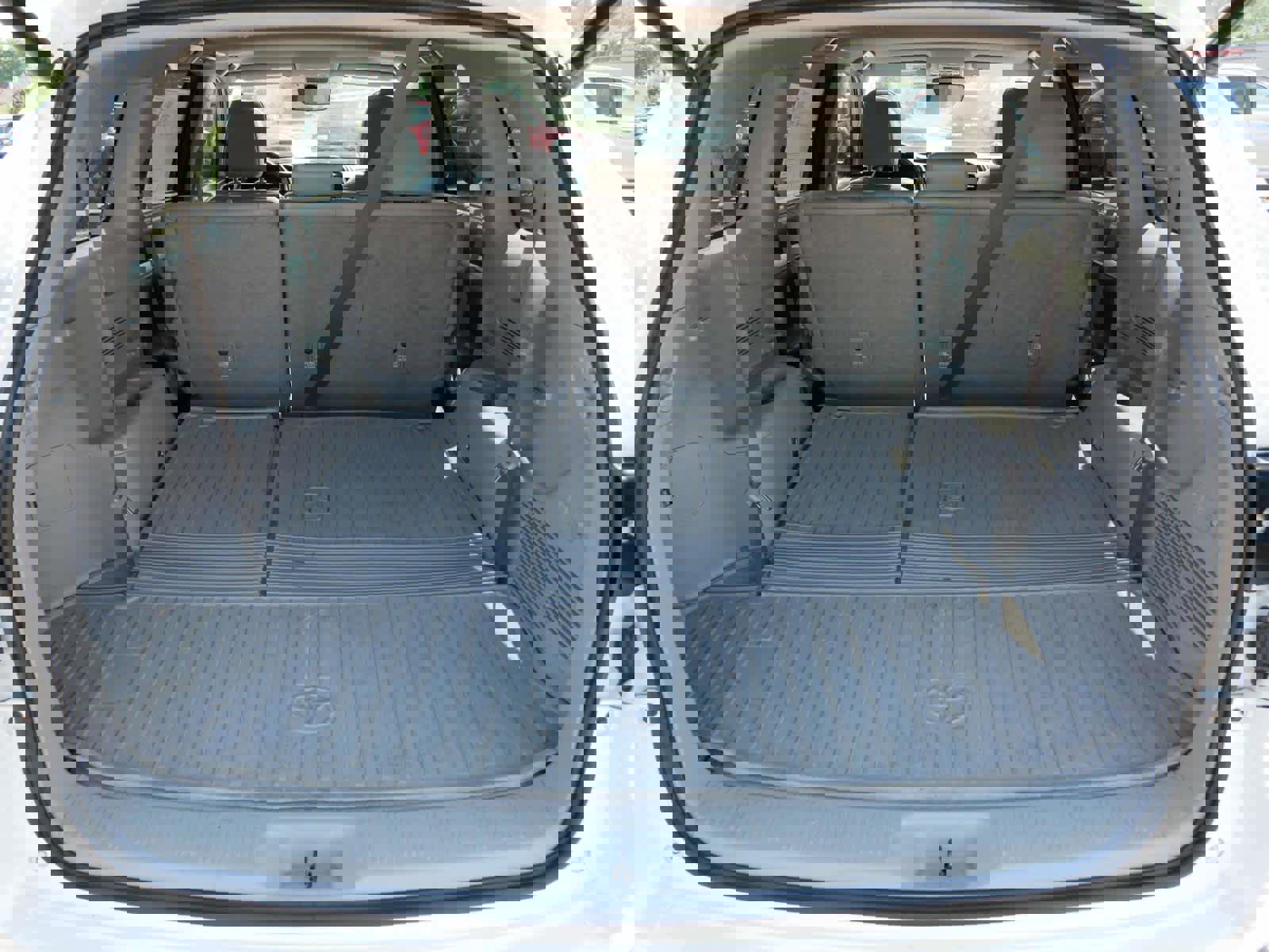 Used 2019 Toyota Highlander XLE image 12