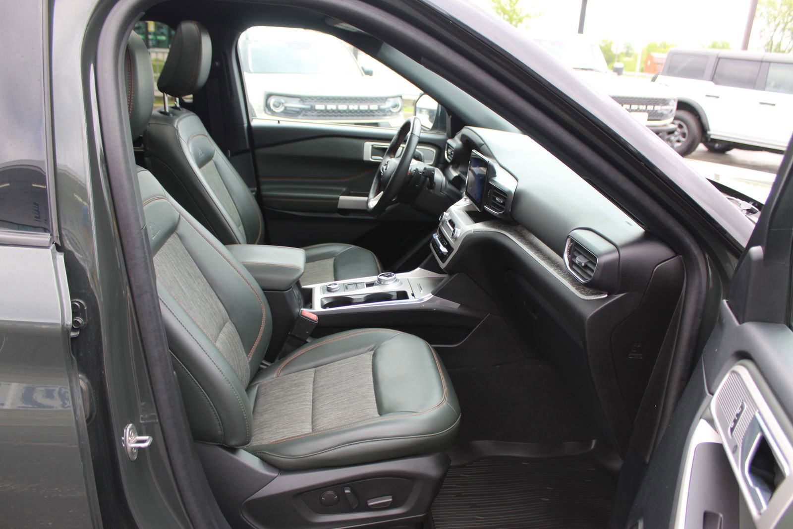 Used 2023 Ford Explorer Timberline w/ Timberline Technology Package AWD/4WD image 12