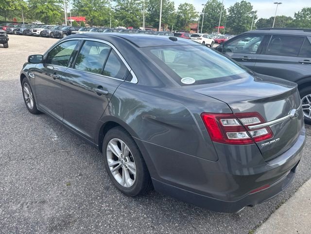 Used 2016 Ford Taurus SE FWD image 5