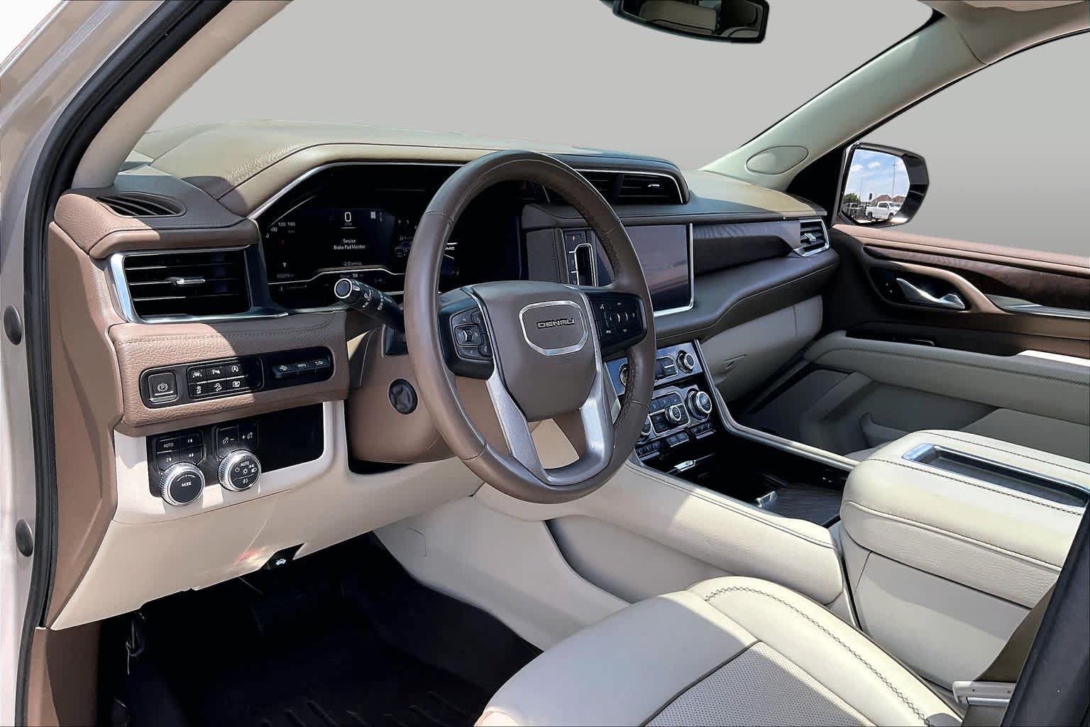 Used 2023 GMC Yukon Denali AWD/4WD image 17