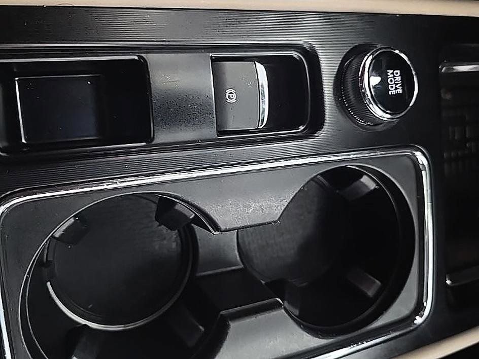 Used 2025 Lincoln Corsair AWD w/ Equipment Group 101A image 25