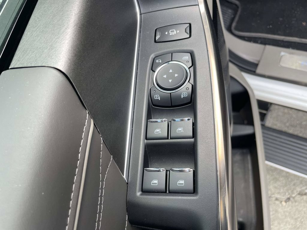 New 2026 Ford F350 Platinum w/ Platinum Plus Package AWD/4WD image 16
