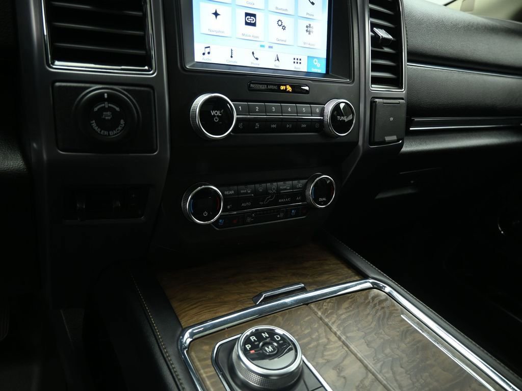 Used 2019 Ford Expedition Platinum RWD image 15