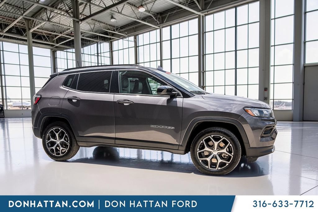 Used 2024 Jeep Compass Limited AWD/4WD image 31