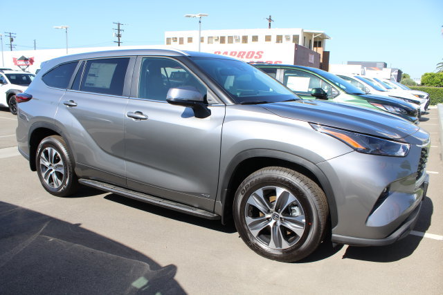 New 2026 Toyota Highlander XLE AWD/4WD image 8