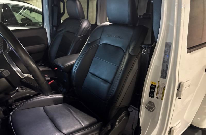 Used 2023 Jeep Wrangler Unlimited Sahara w/ Cold Weather Group AWD/4WD image 7