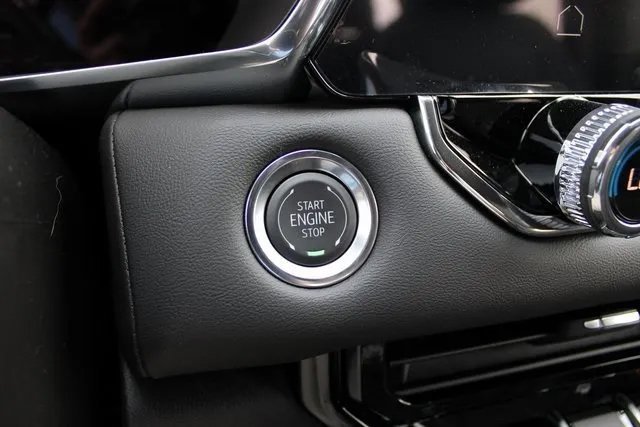 New 2025 GMC Canyon Elevation w/ Convenience Package image 25