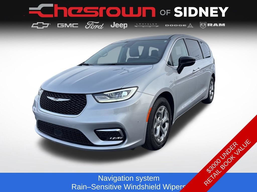 Used 2024 Chrysler Pacifica Limited FWD image 1