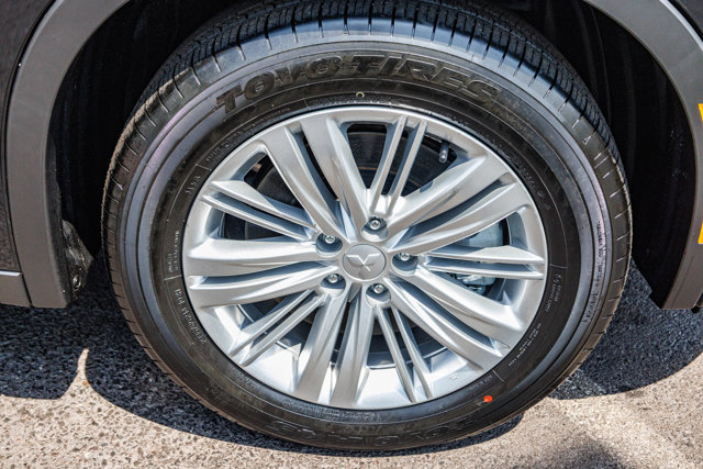 New 2025 Mitsubishi Outlander ES image 12