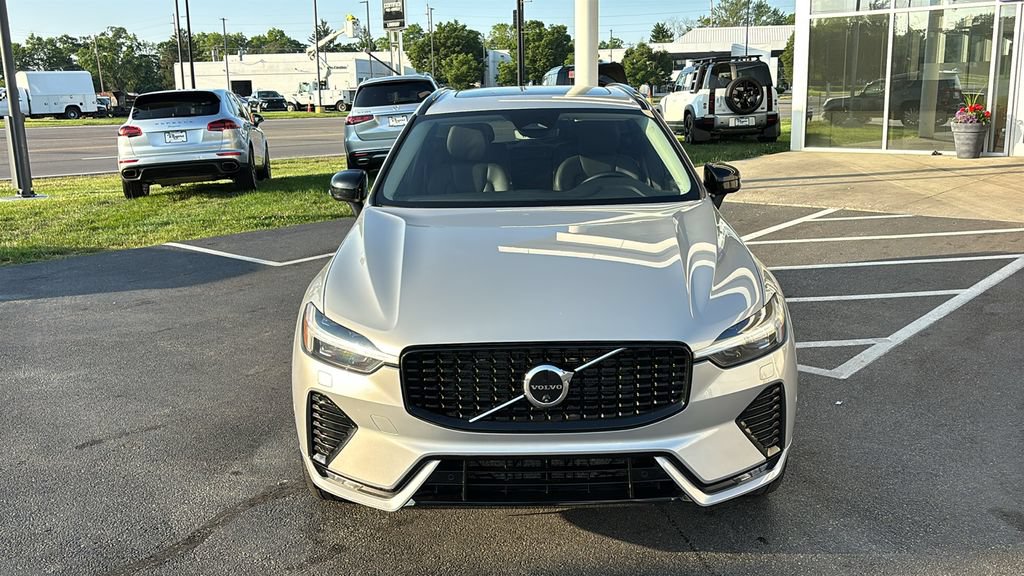 Certified 2025 Volvo XC60 B5 Plus AWD/4WD image 5