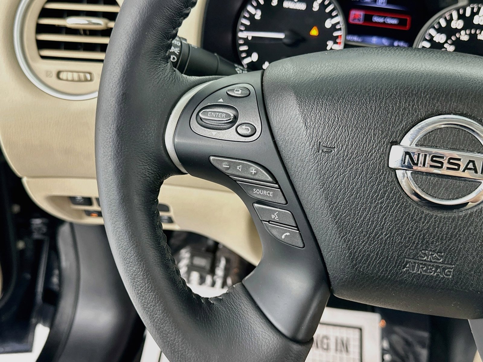 Used 2020 Nissan Pathfinder Platinum AWD/4WD image 14