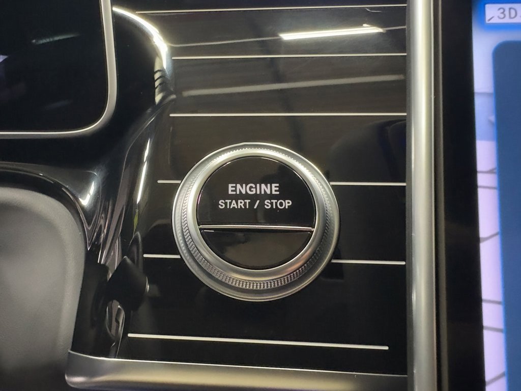 Used 2024 Mercedes-Benz S 63 AMG S w/ Carbon Fiber Exterior Package image 17