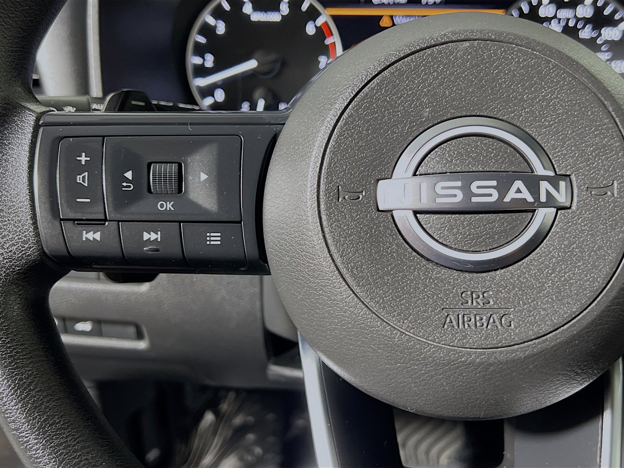 Used 2024 Nissan Rogue SV FWD image 19