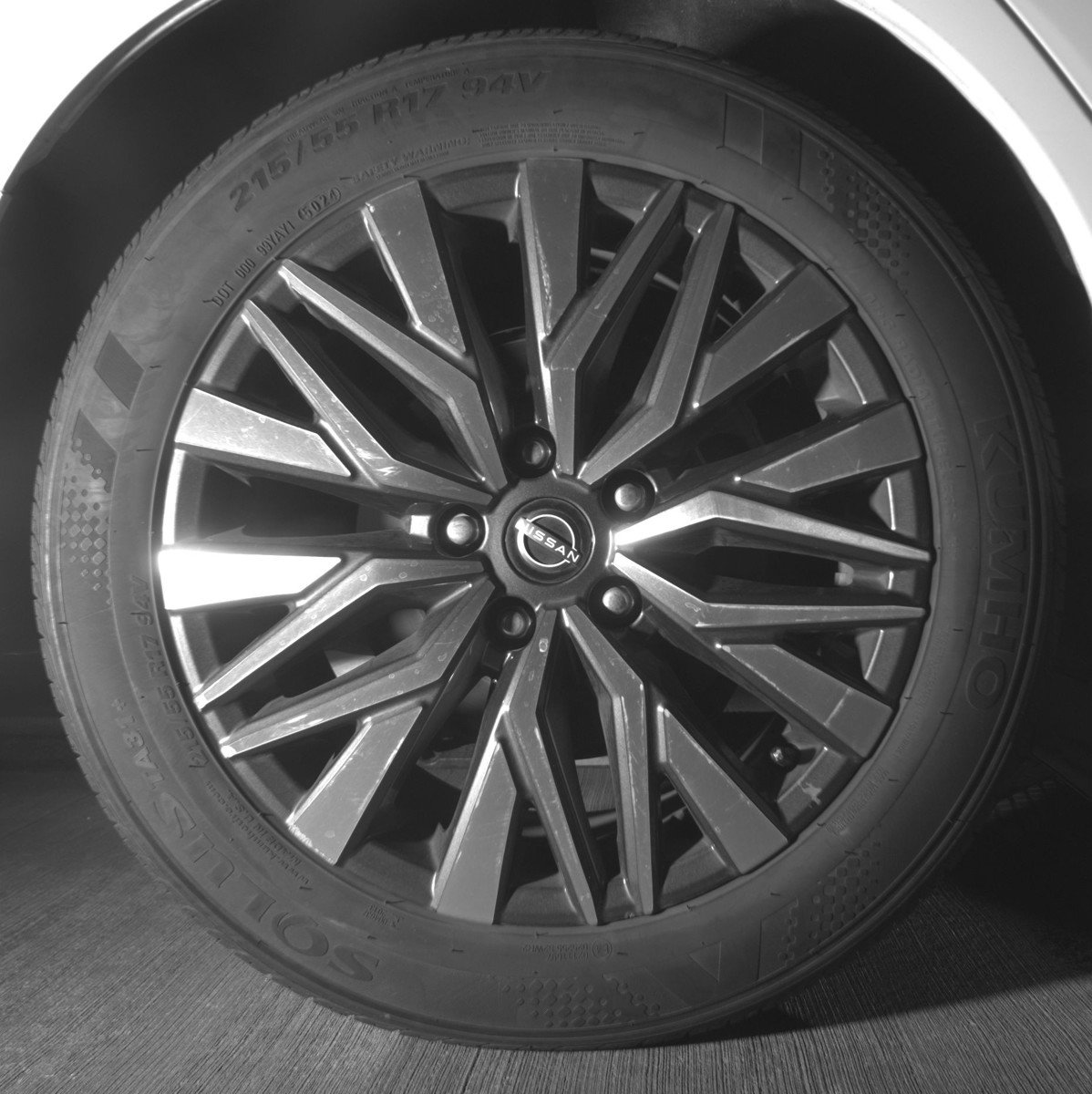 Used 2025 Nissan Altima 2.5 SV FWD image 15