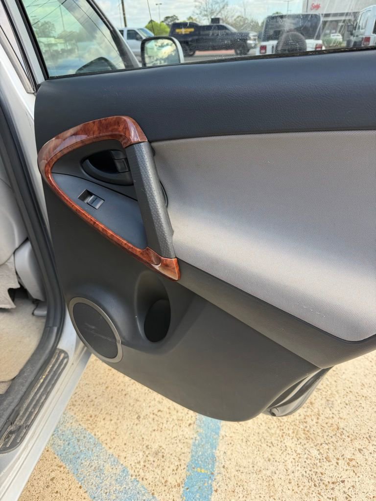 Used 2008 Toyota RAV4 Limited image 25